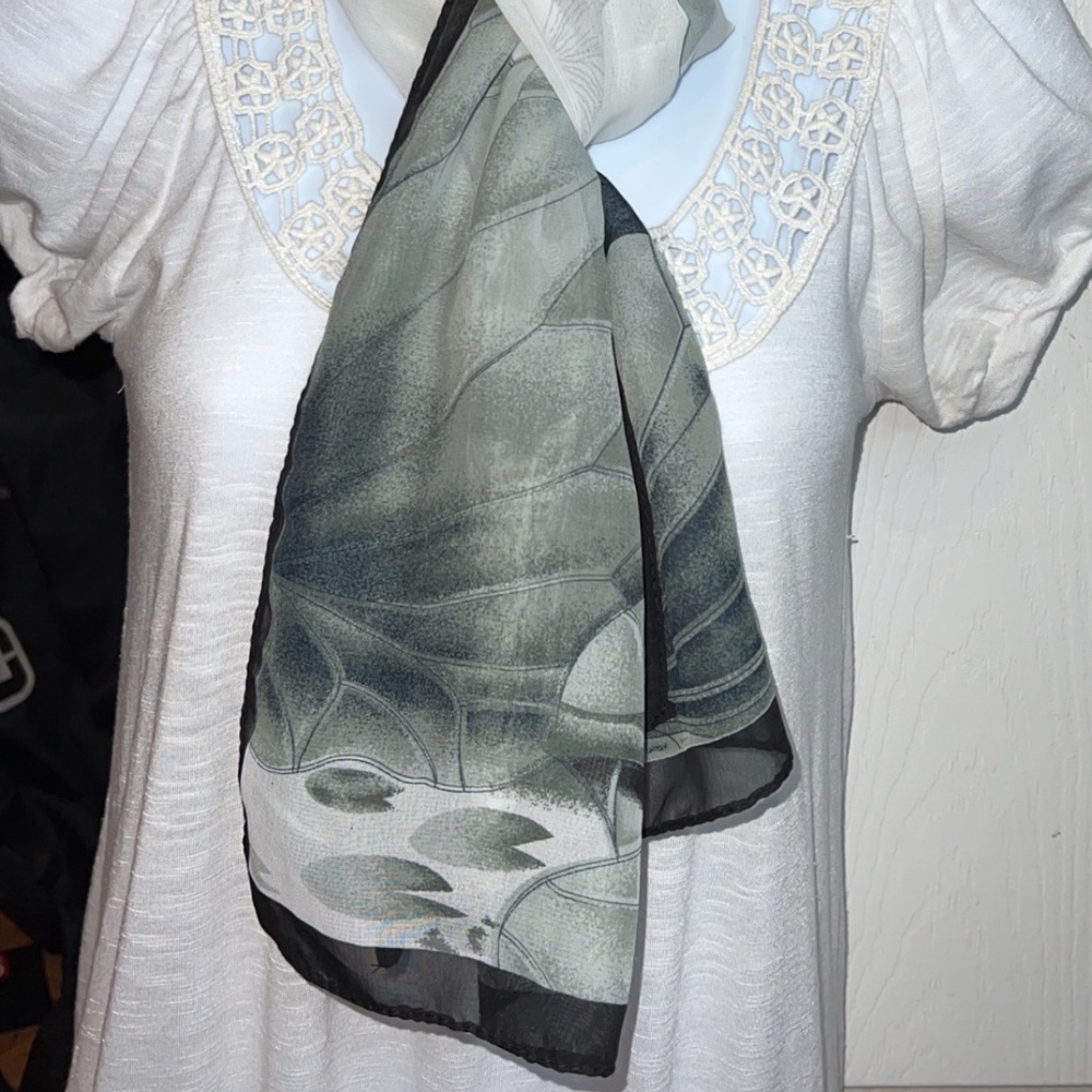 Dingxia Gray, Black, and White Floral Print Scarf